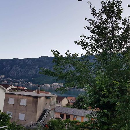 Modern Apartment Doris Kotor Luaran gambar