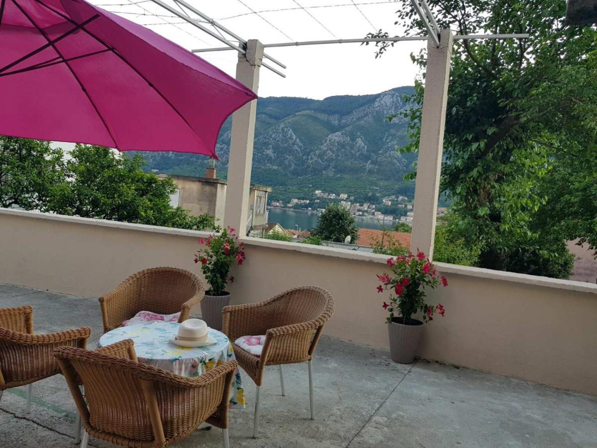 Modern Apartment Doris Kotor Luaran gambar