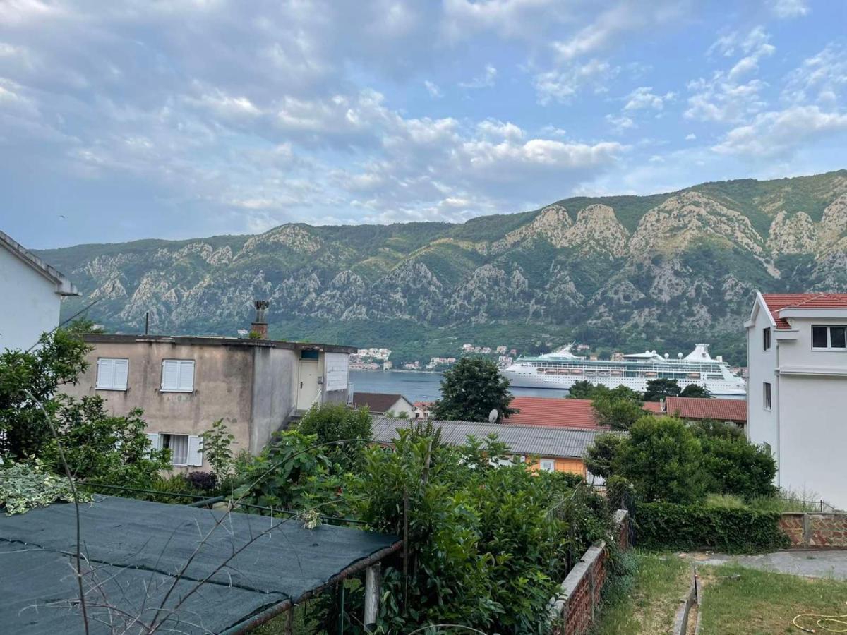 Modern Apartment Doris Kotor Luaran gambar