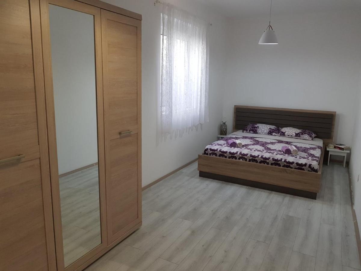 Modern Apartment Doris Kotor Luaran gambar