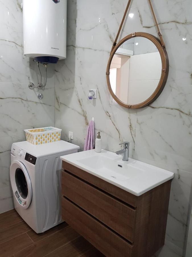 Modern Apartment Doris Kotor Luaran gambar