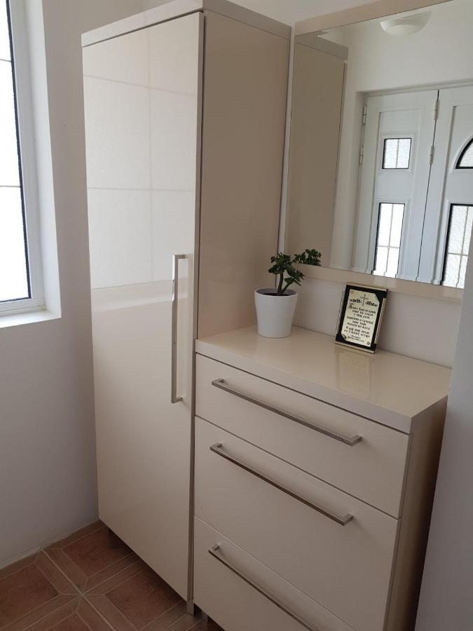 Modern Apartment Doris Kotor Luaran gambar