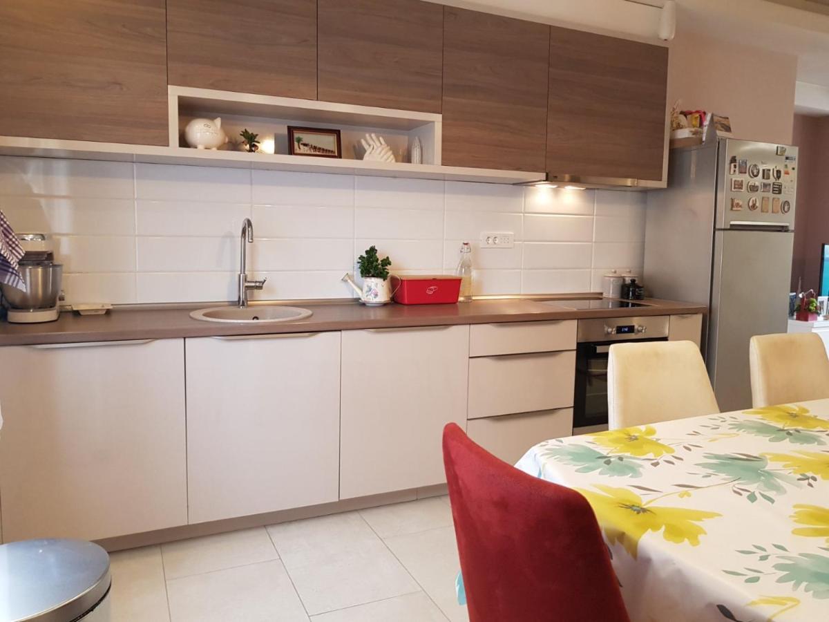 Modern Apartment Doris Kotor Luaran gambar