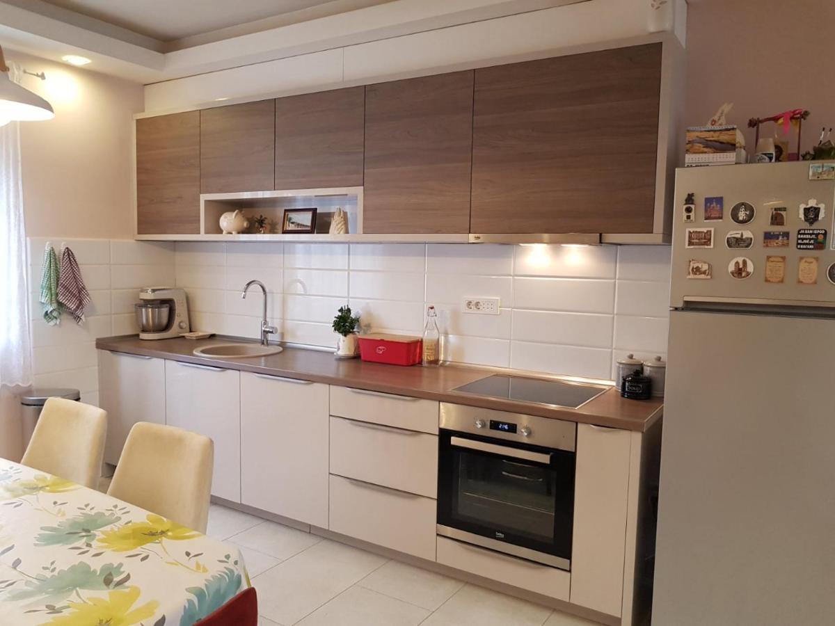 Modern Apartment Doris Kotor Luaran gambar